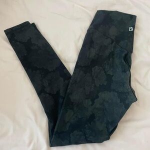 BuffBunny Black Dahlia Rosa Leggings